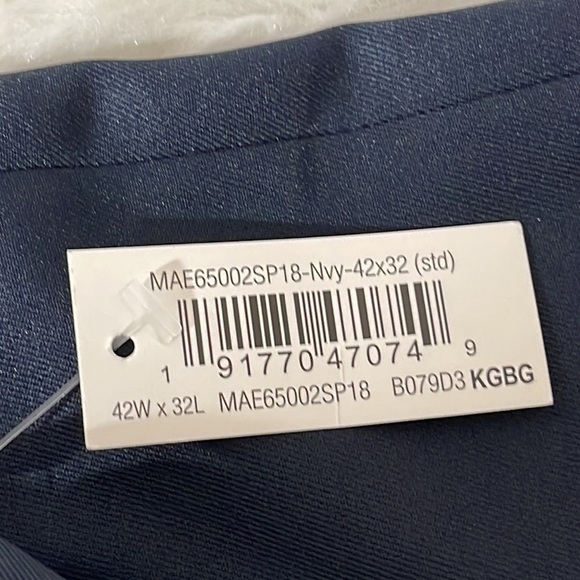 Amazon Essentials Men's Classic-Fit Expandable-Waist Flat-Front Dress Pant 42x32 - Picture 12 of 13